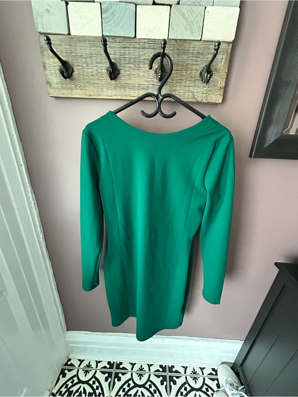 Women’s Emerald Green Long Sleeve Shift Dress